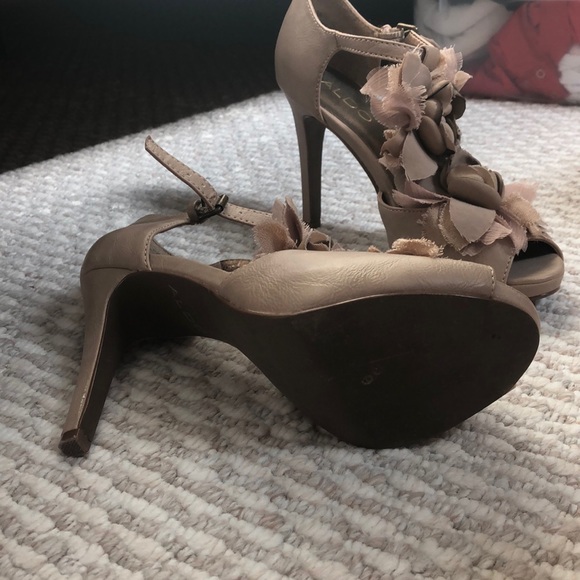 Aldo Flower Heels Size 6 - Picture 6 of 6